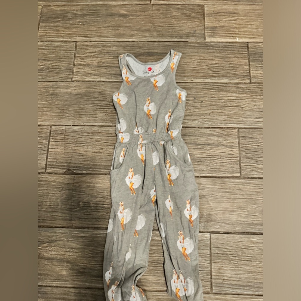 Girls Marilyn Monroe romper good used condition size 4